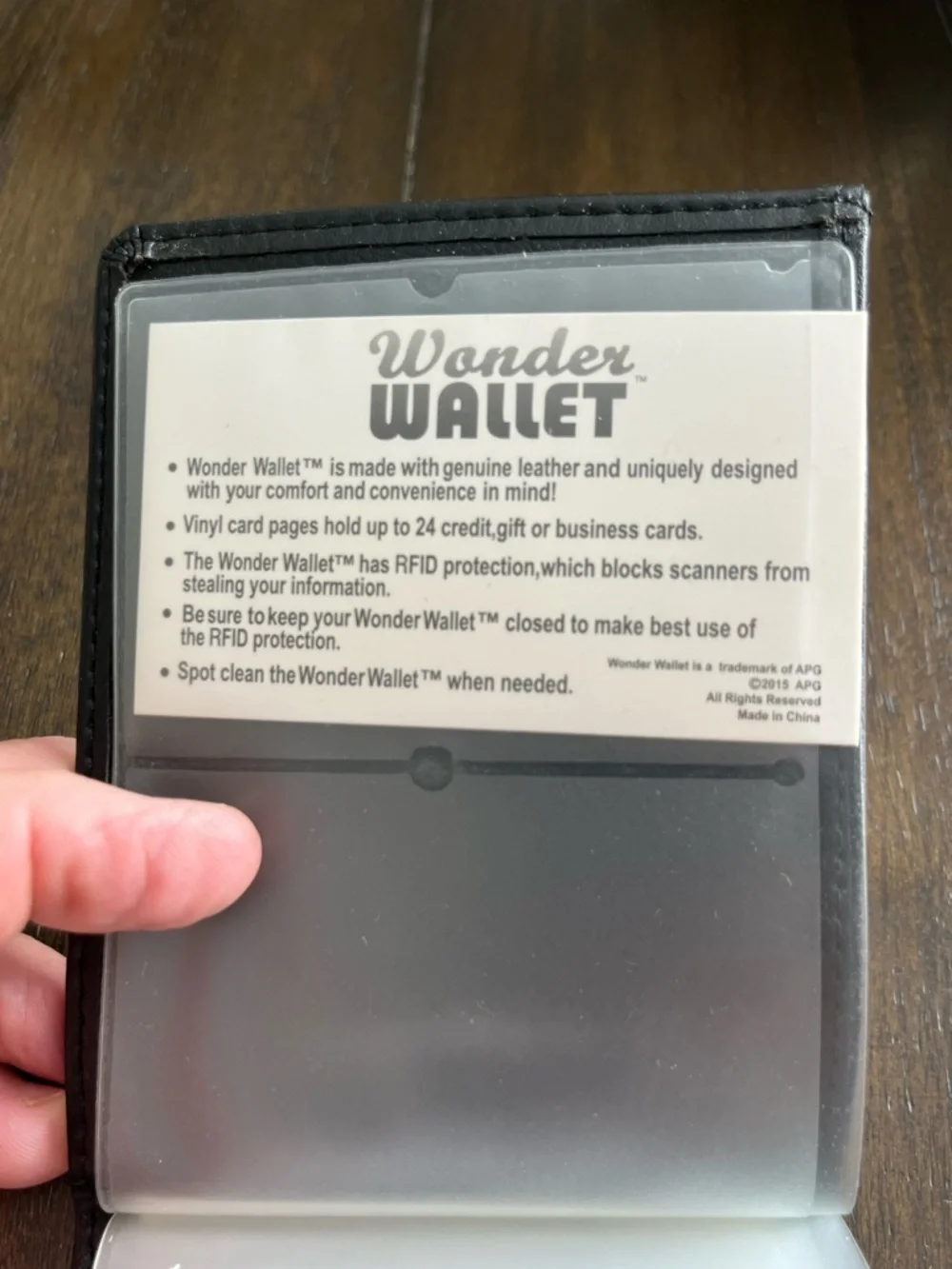 Wonder Wallet Unisex Slim RFID Blocking Leather Holds 24 Cards New In Open Box